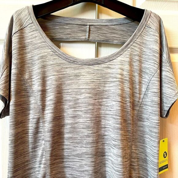 Gray Xersion Quick Dry Top Short Sleeves Open Back Size XL NWT - Picture 2 of 5